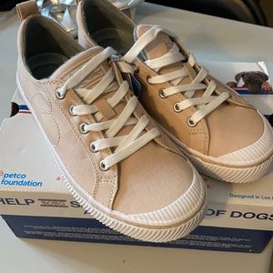 Skechers BOBS wild soul natural sneakers 9 NWT